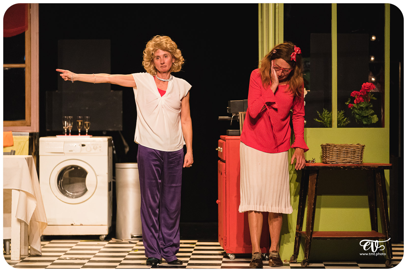 LES FEMMES SAVANTES (CIE DU DETOUR)